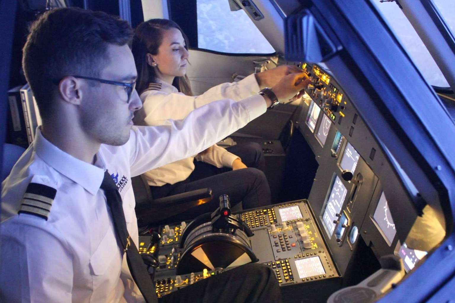 Piloto de líneas aéreas, la profesión con más demanda, que cuesta y donde estudiar