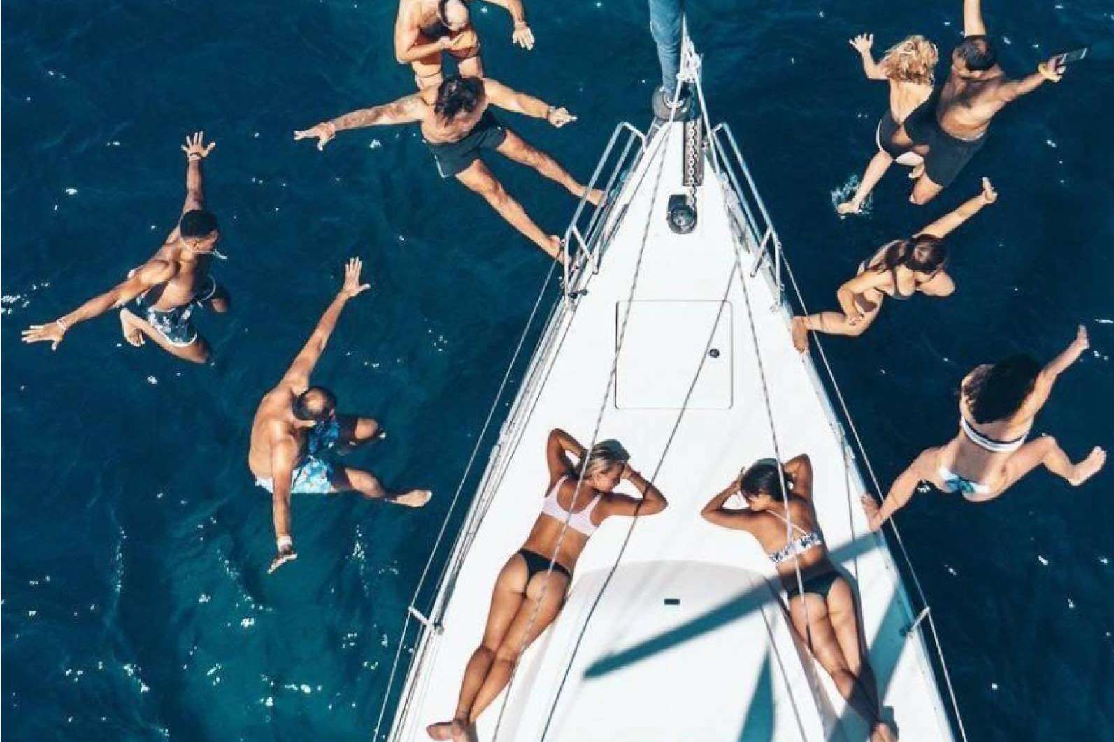 Practicar idiomas a bordo de un velero en verano