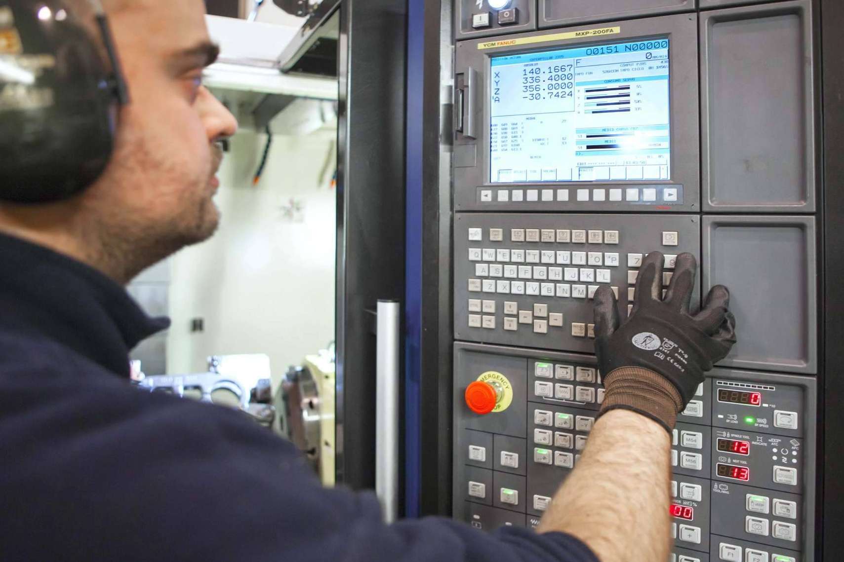 Las principales características del servicio de mecanizado CNC de Inter 2000