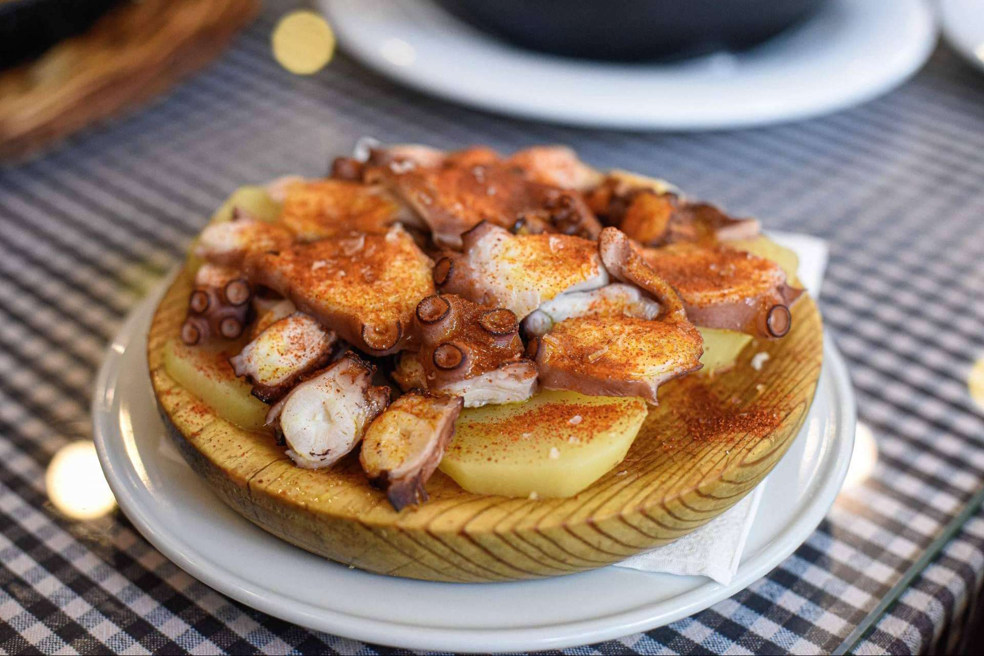 Pasa Tapas, parada obligatoria en la Barceloneta con platos frescos de temporada