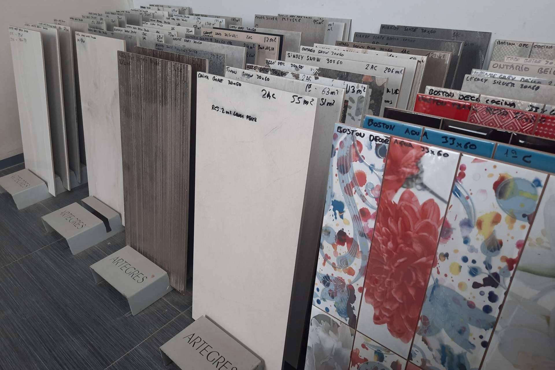 Artegres ofrece azulejos de primeras marcas con grandes descuentos