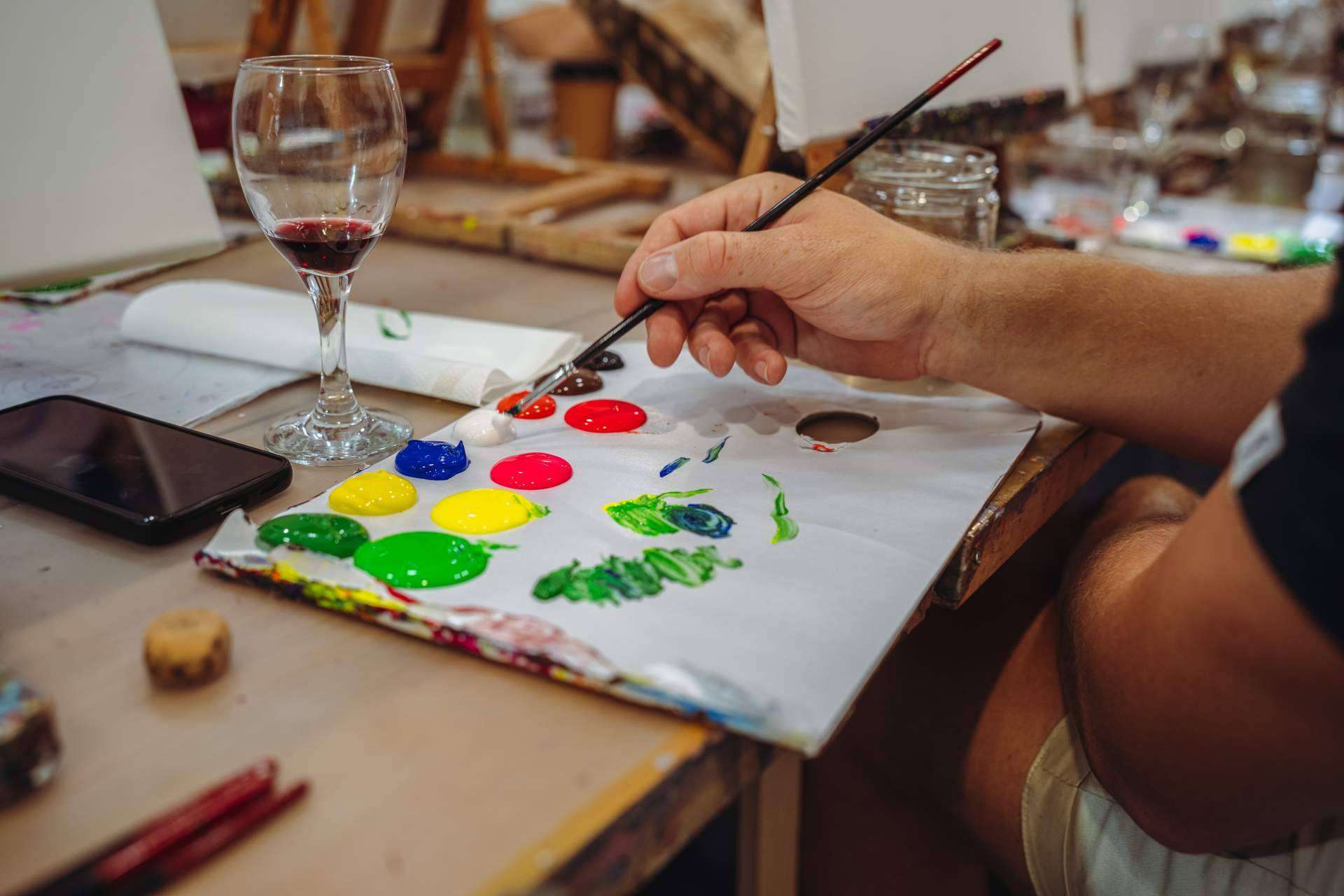 Art&Wine, entre los 10 lugares secretos para visitar en pareja en Barcelona