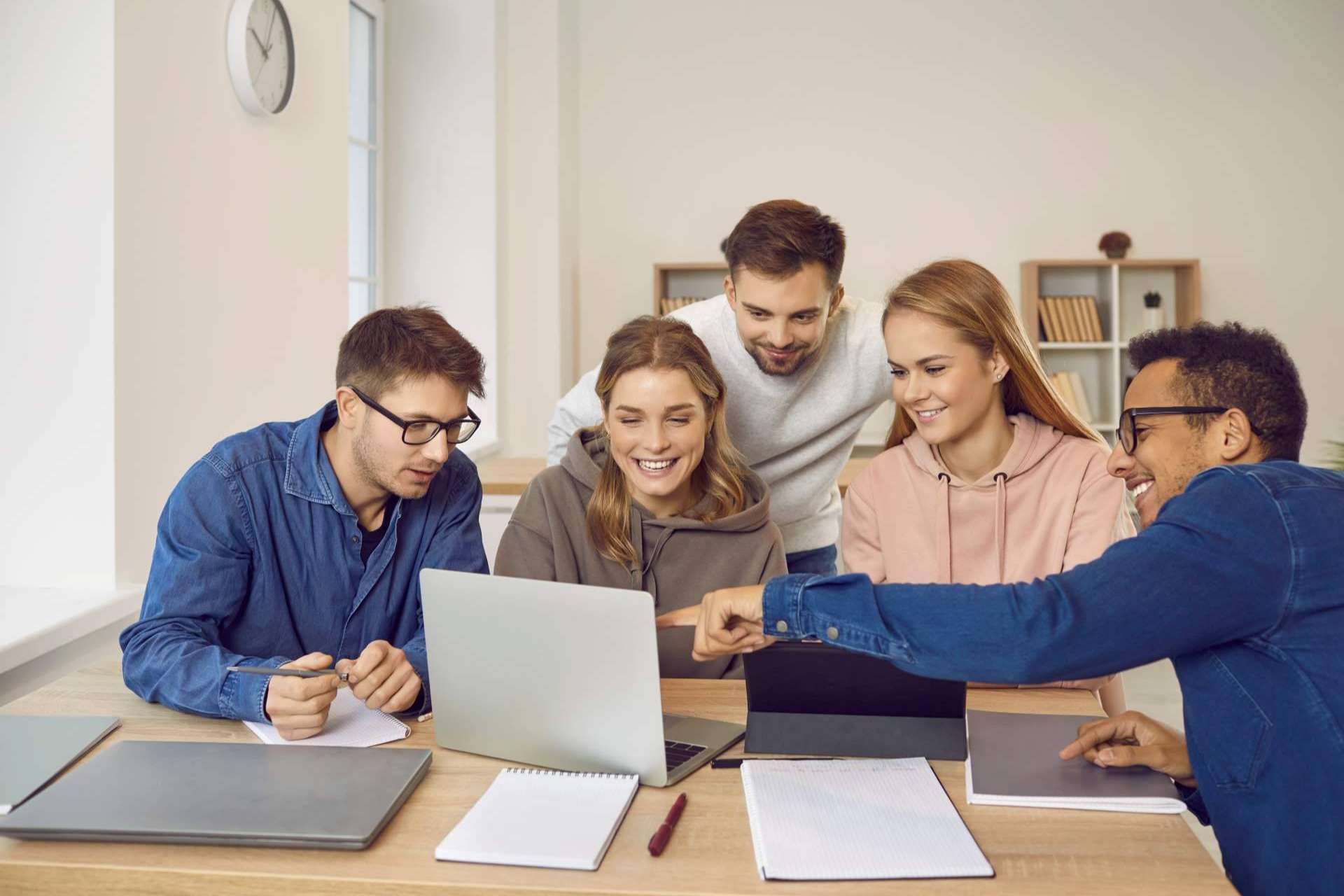 Descubrir los cursos de marketing disponibles en Constanza Business & Protocol School