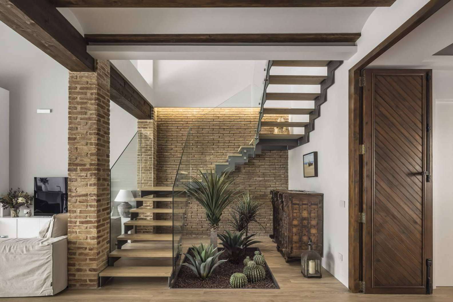 Reforma con estilo en Benimaclet; El hogar con jardín y terraza