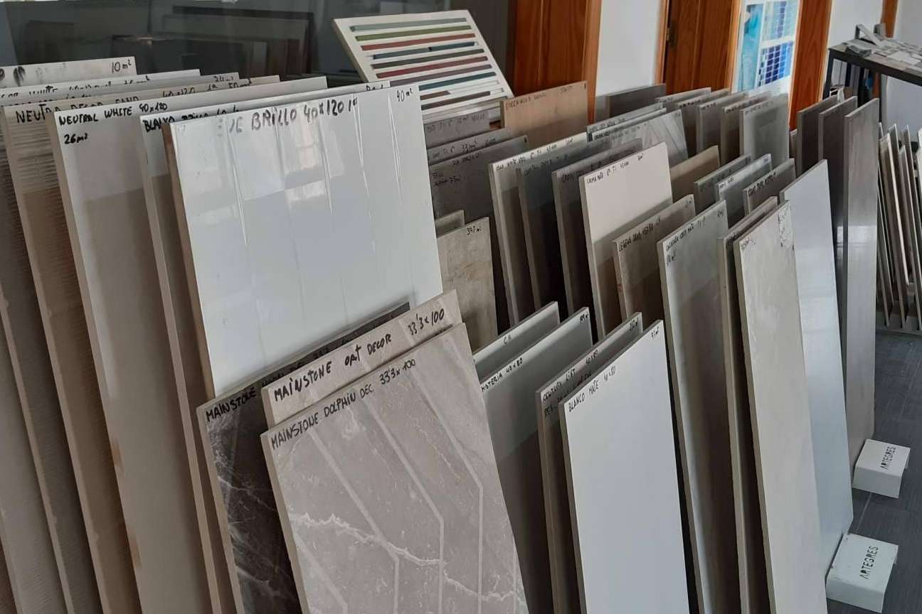 Oportunidad para renovar los espacios con los azulejos porcelánicos outlet multimarca de Artegres