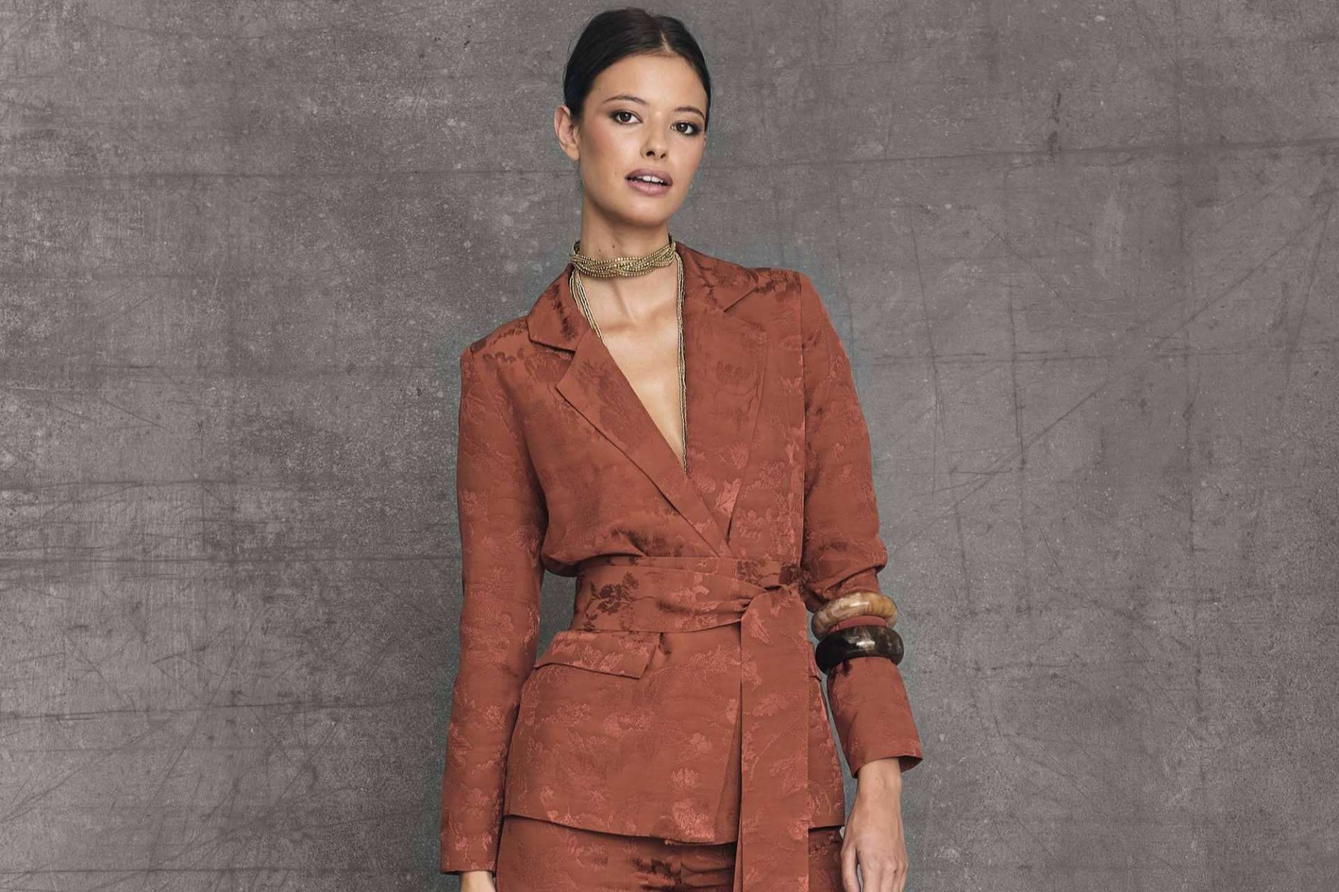 CHEERS, la nueva colección de vestidos de fiesta para brillar en cada brindis