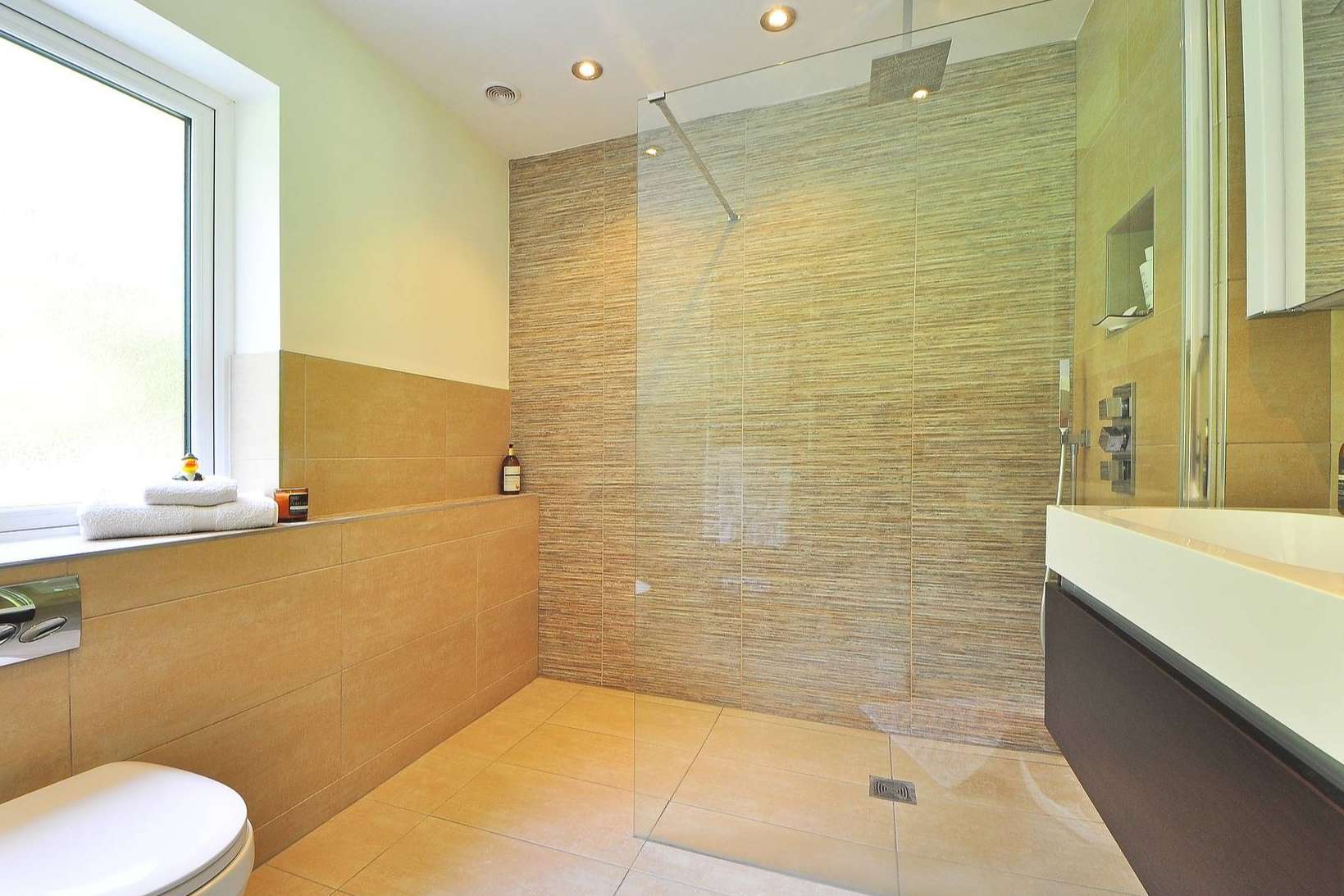 Carintia amplía su oferta de productos de baño con personalización total y atención al cliente dedicada
