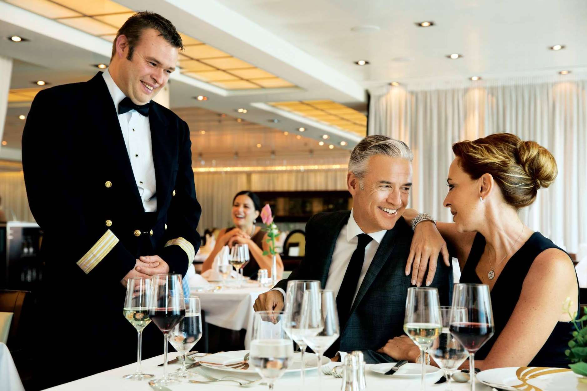 Seabourn ofrece cruceros de lujo para ver el eclipse solar en agosto de 2026