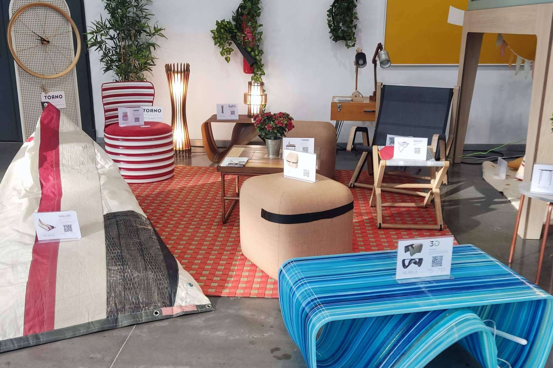 El arte del upcycling, muebles fabricados con residuos en Alaska Circular