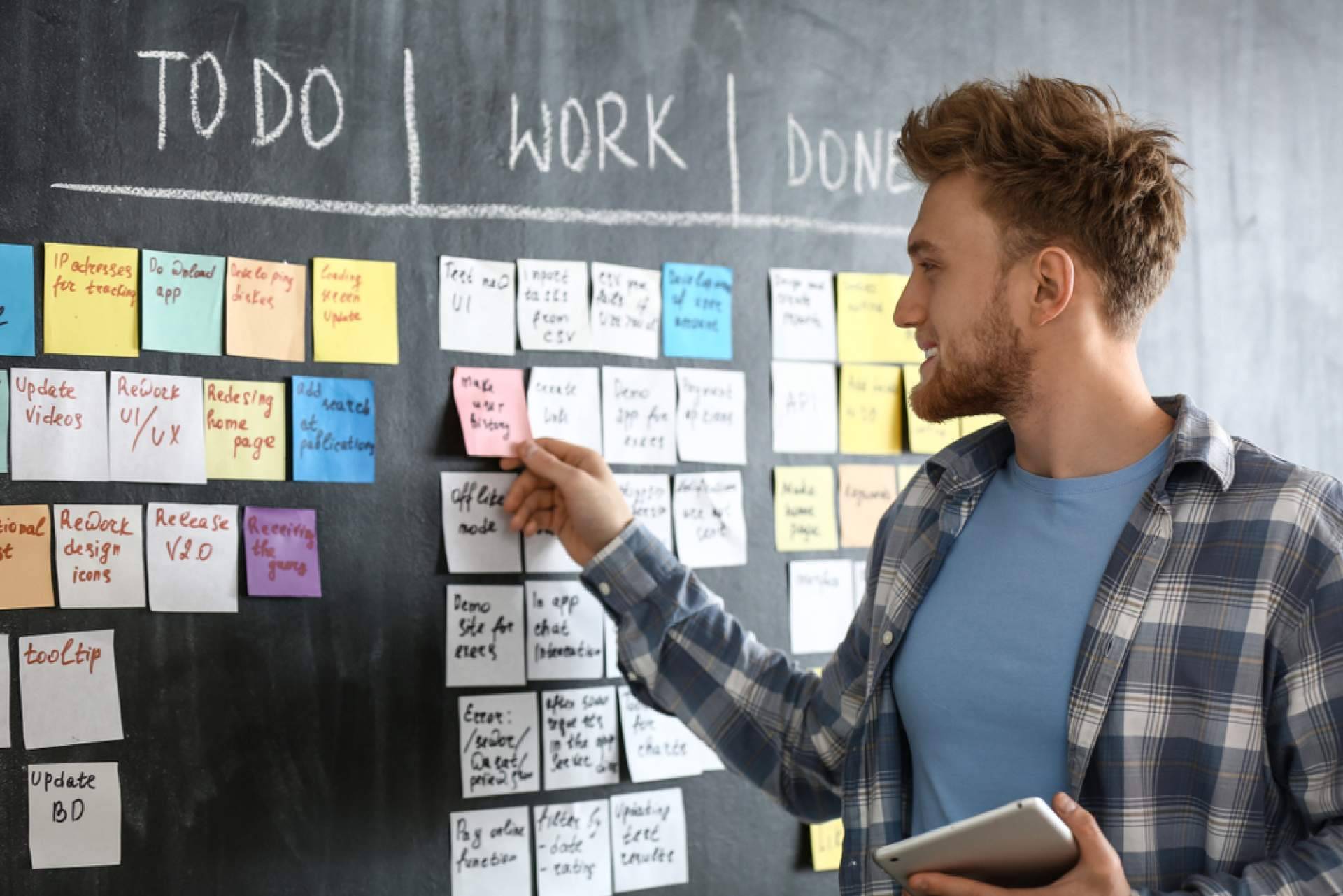 Másteres y posgrados online de IEAD, formación ejecutiva flexible para profesionales