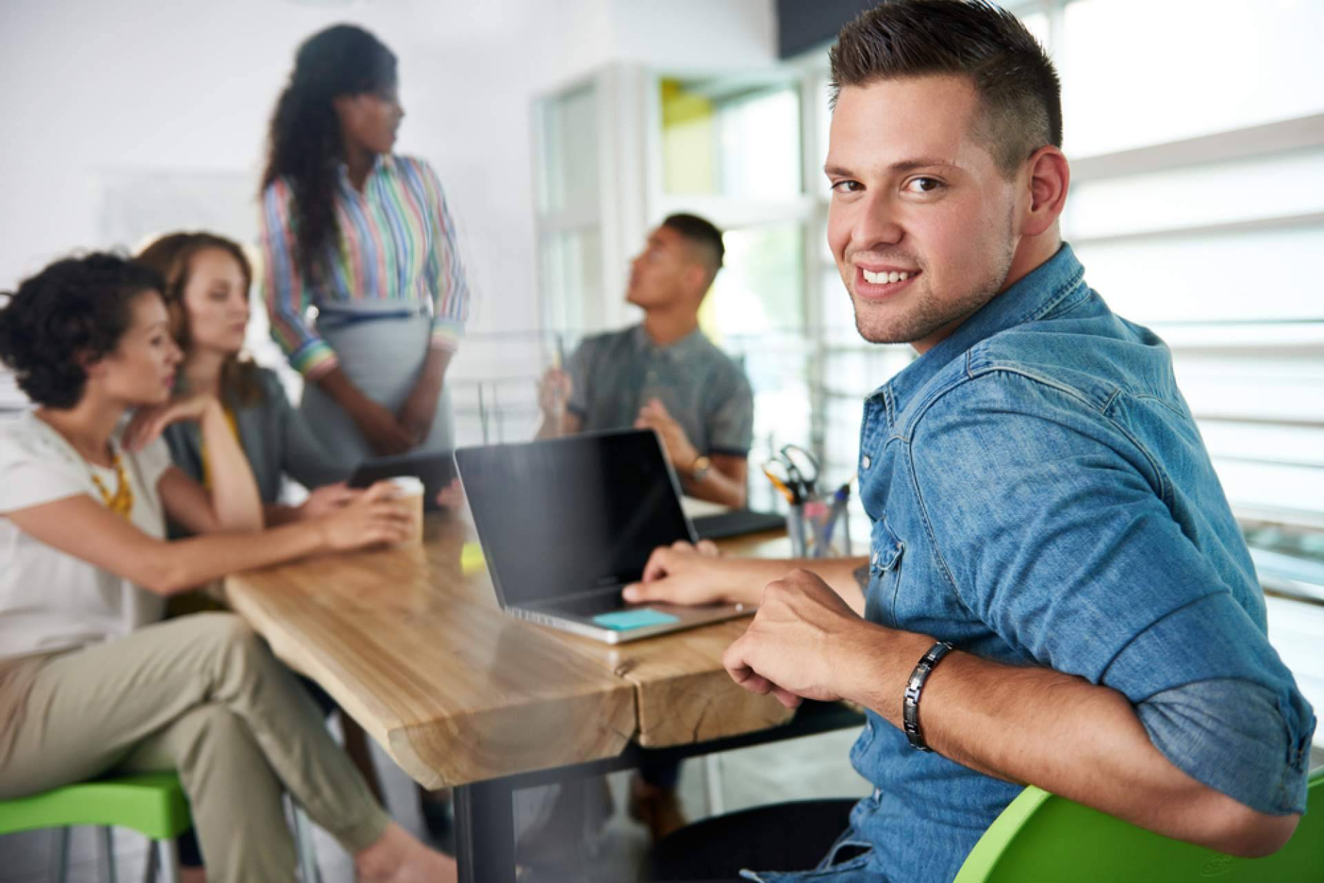Cómo automatizar un negocio en 2025