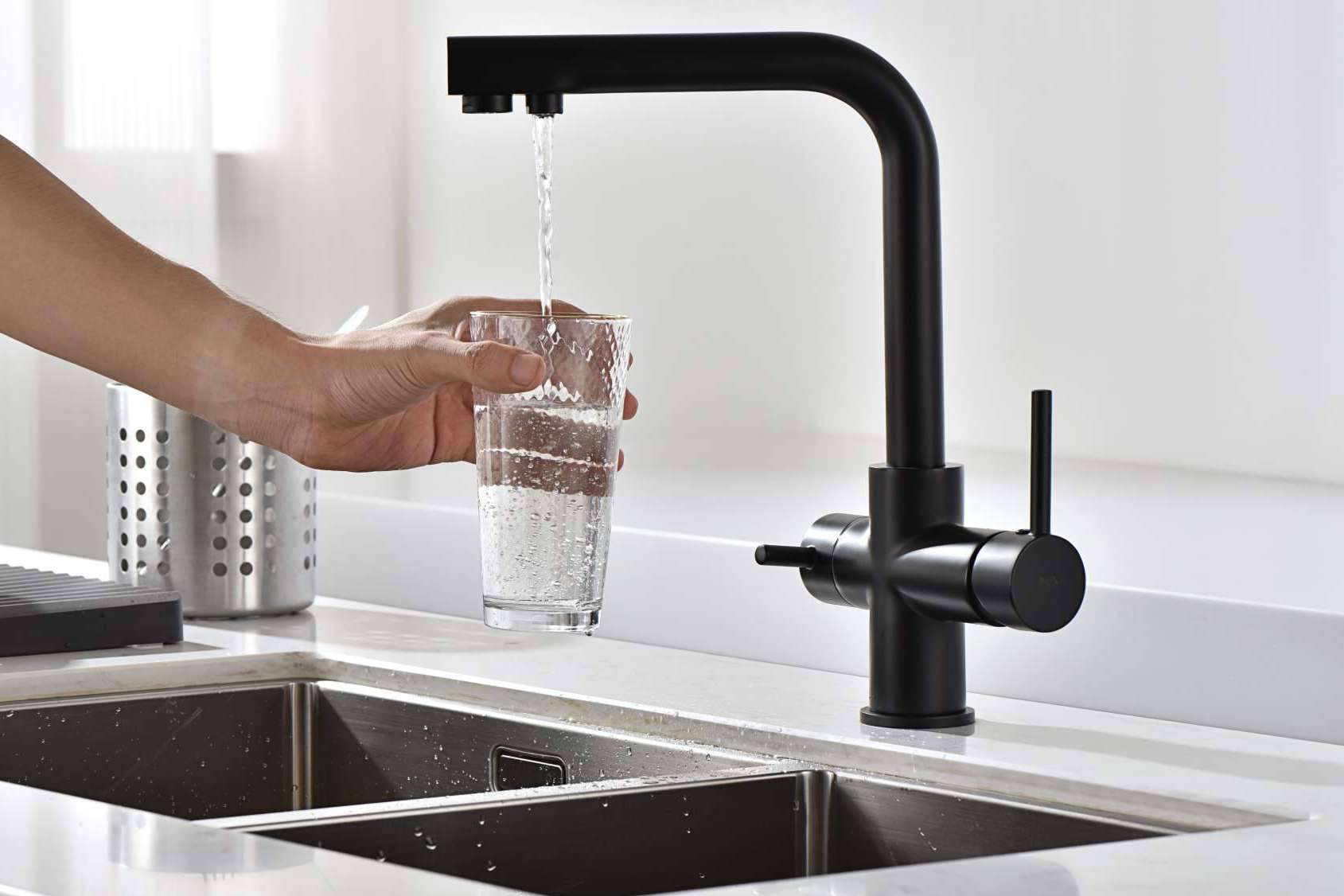 Funcionalidad y estilo en baños y cocinas con la propuesta de IMEX Products