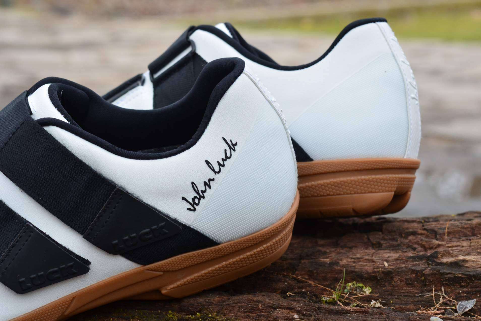 Zapatillas de ciclismo barefoot; personalización y confort por John Luck