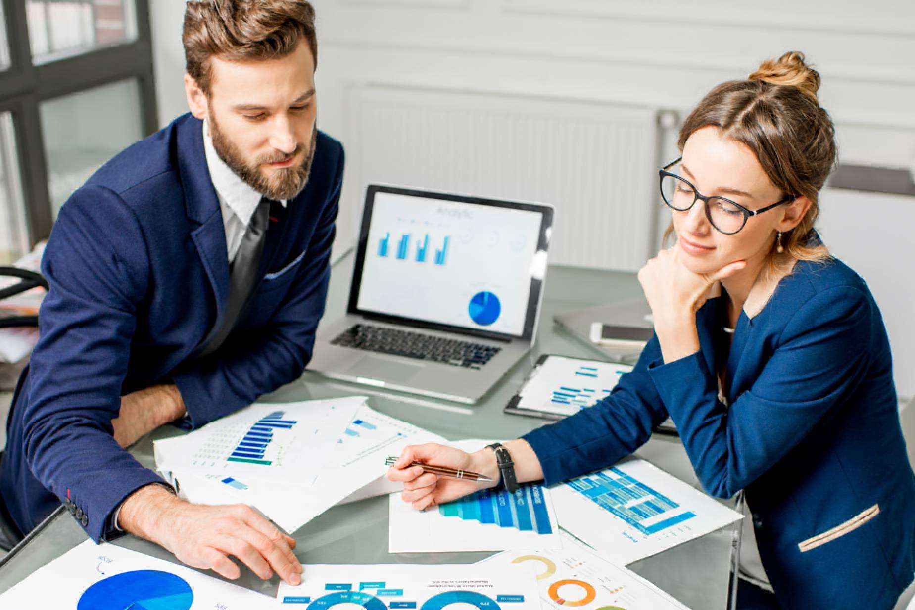 Cómo optimizar el consumo energético en empresas e industrias con estrategias eficaces