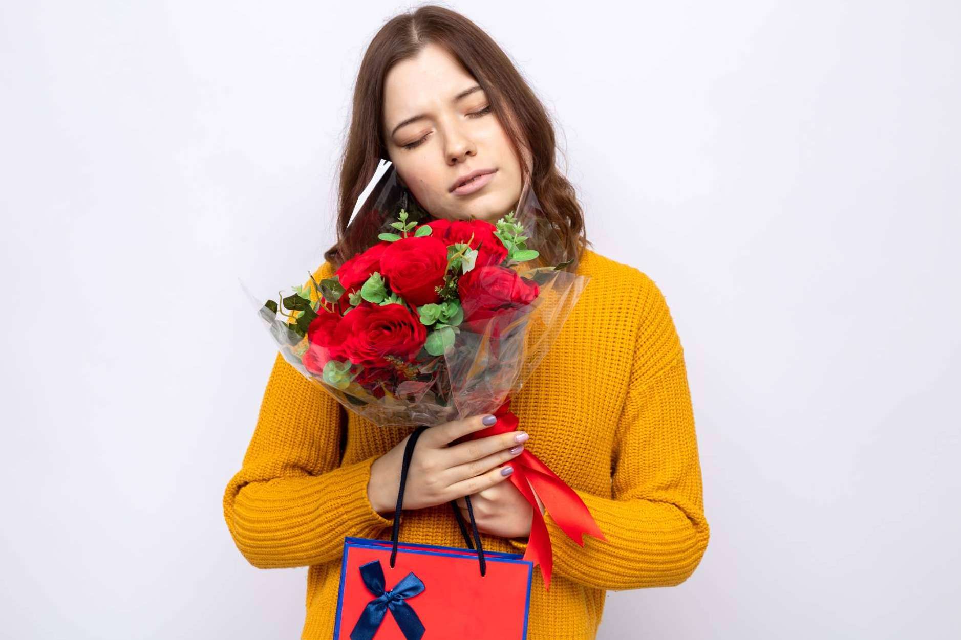 San Valentín 2025, la tradición de regalar rosas se reinventa con teleROSA
