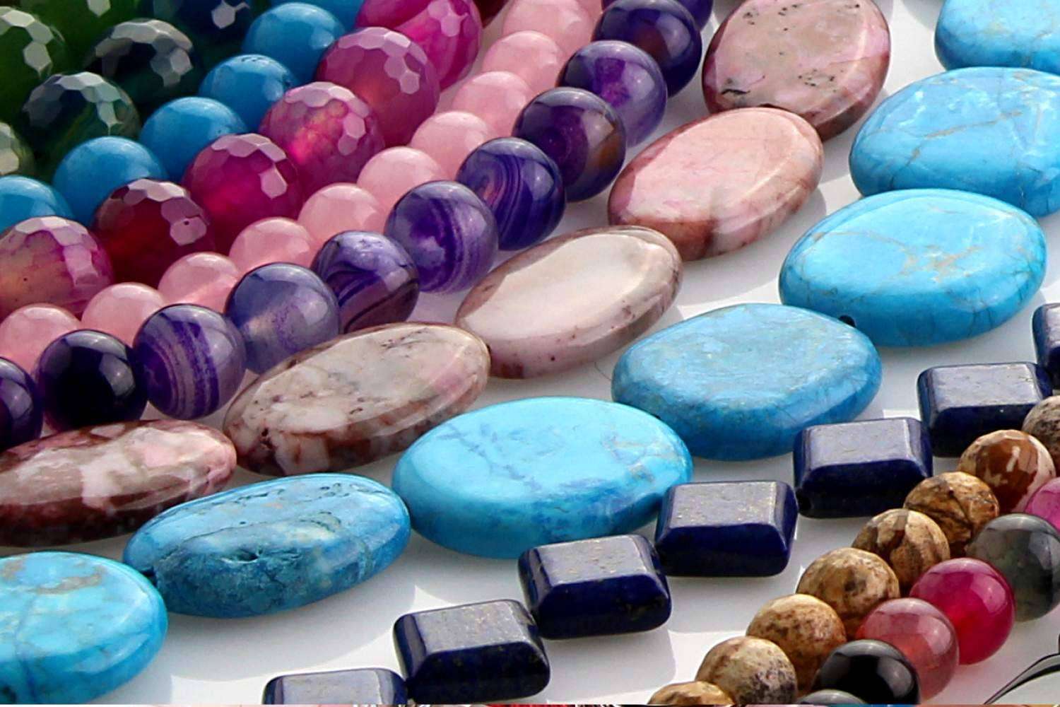 Piedras naturales para bisutería; diseño, energía y oportunidades de emprendimiento