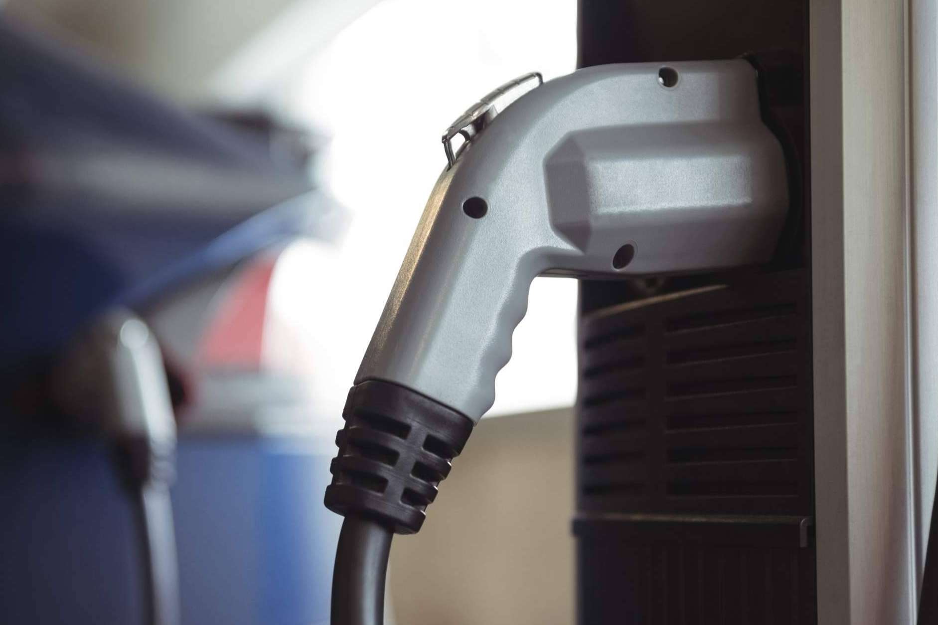 Alromar facilita la instalación de cargadores para vehículos eléctricos con acceso a subvenciones y ayudas