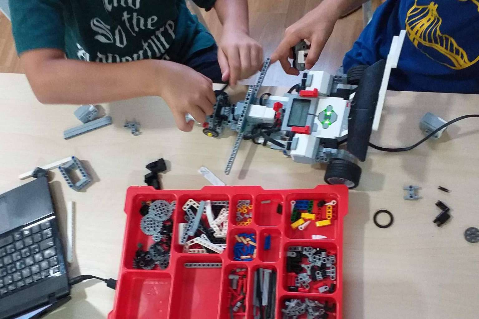 Matiks propone casales de verano para impulsar las ciencias en Barcelona