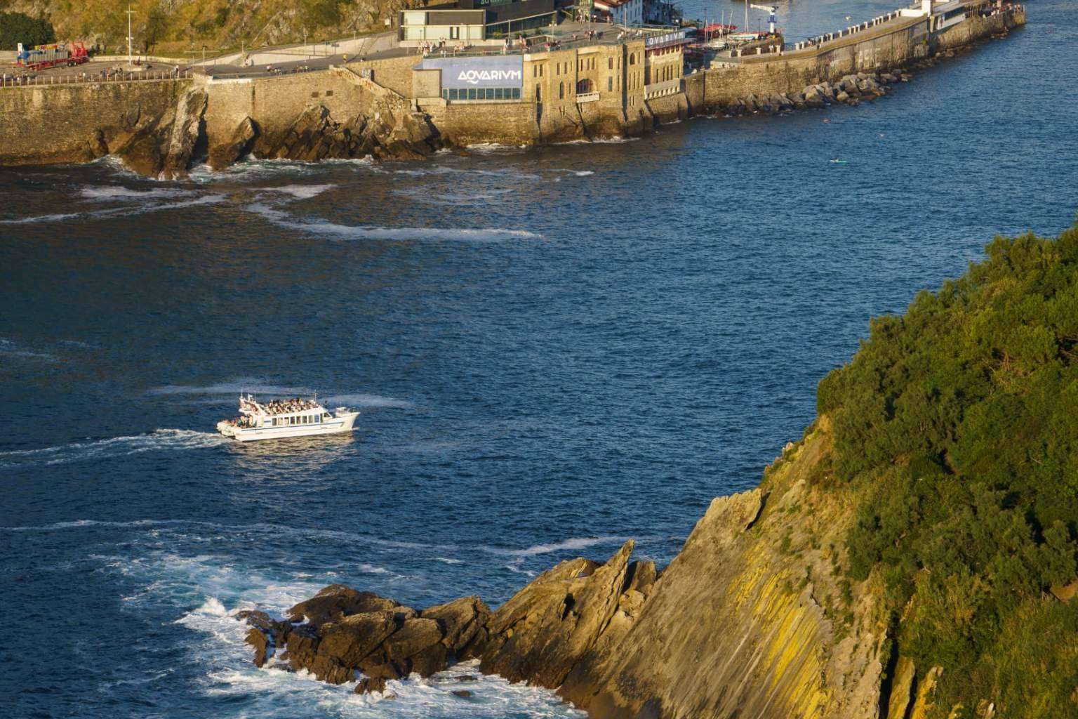 Nueva temporada para el primer catamarán de pasajeros híbrido y 0 emisiones en San Sebastián