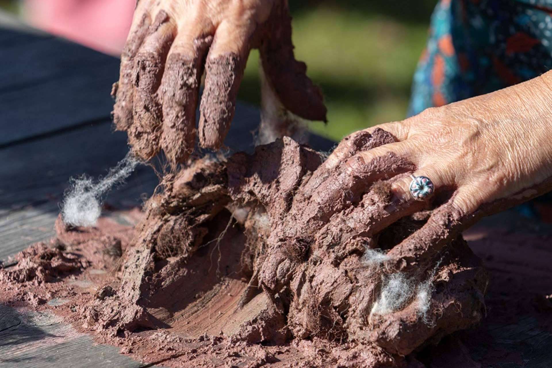 Tradición y creatividad conviven en las residencias artísticas del Ecomuséu Ca l’Asturcón