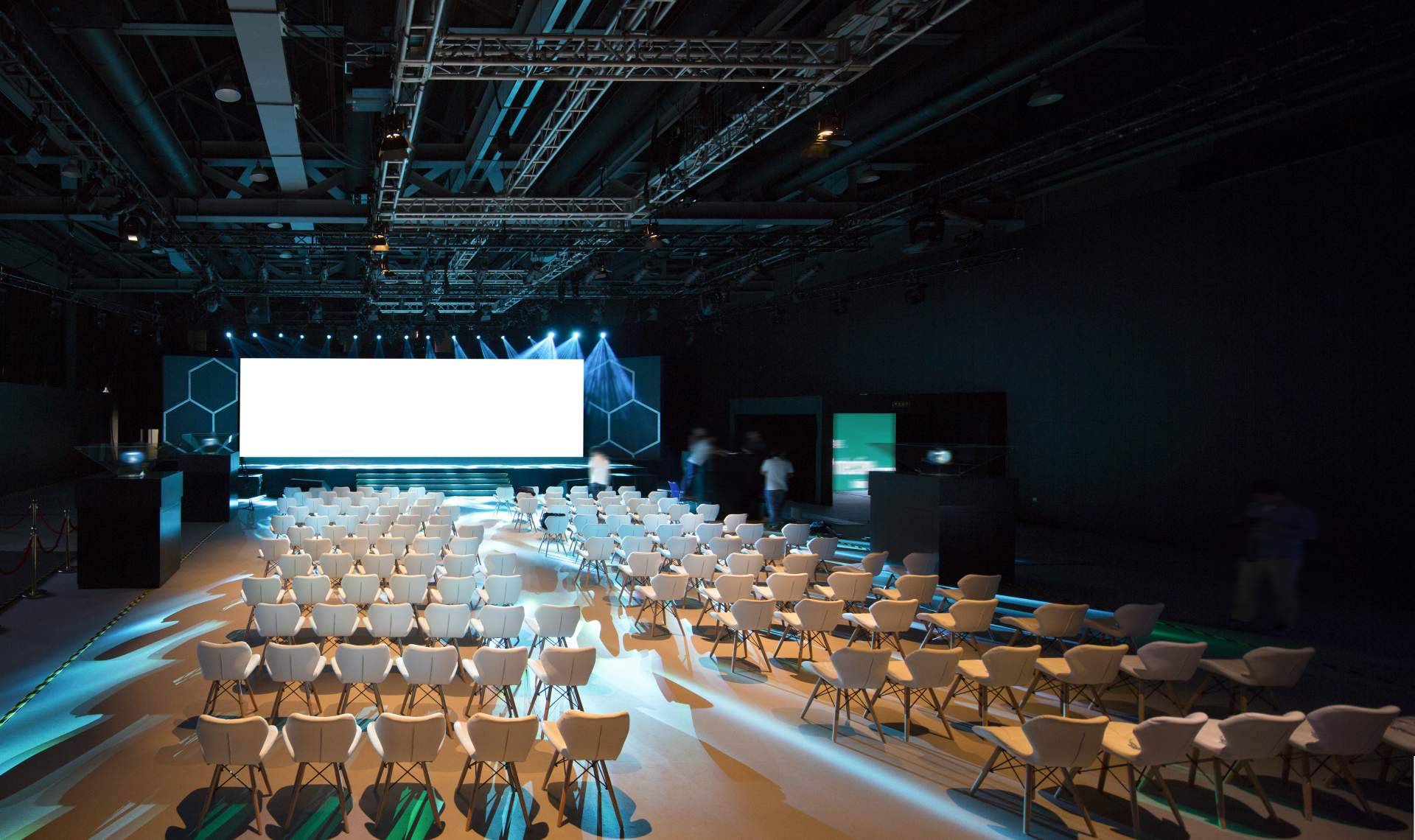 Lago Empedrado destaca claves para seleccionar el mobiliario perfecto en eventos corporativos y sociales