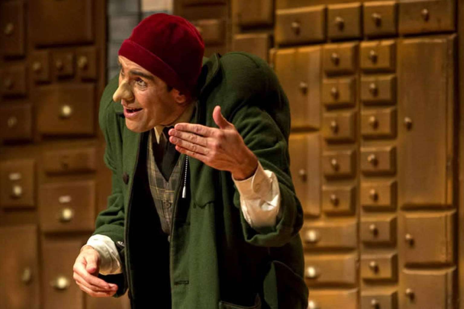 Adrián Conde transforma el teatro familiar con una nueva forma de ver la magia