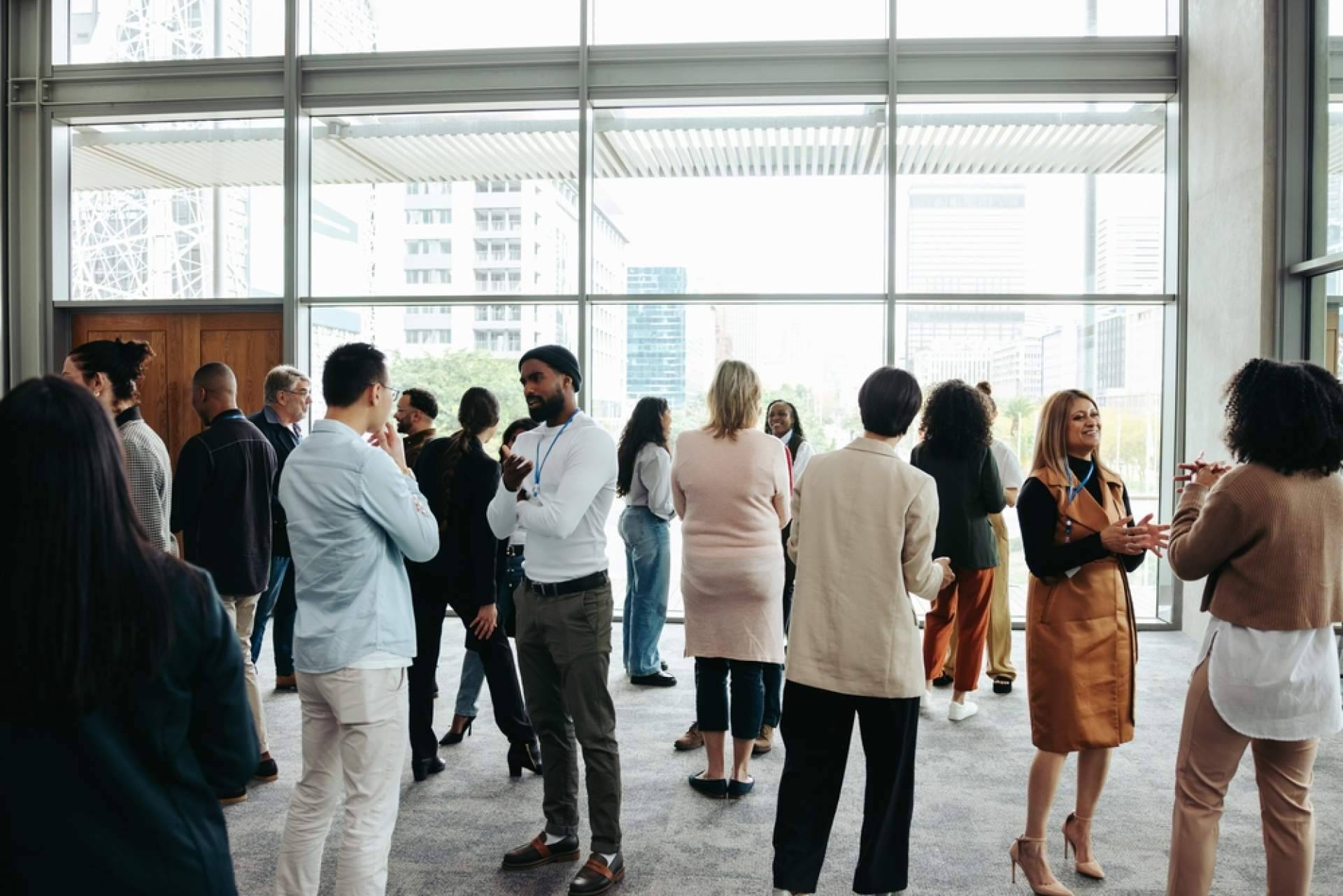 Las nuevas exigencias de los eventos corporativos en 2025 y el papel del personal especializado
