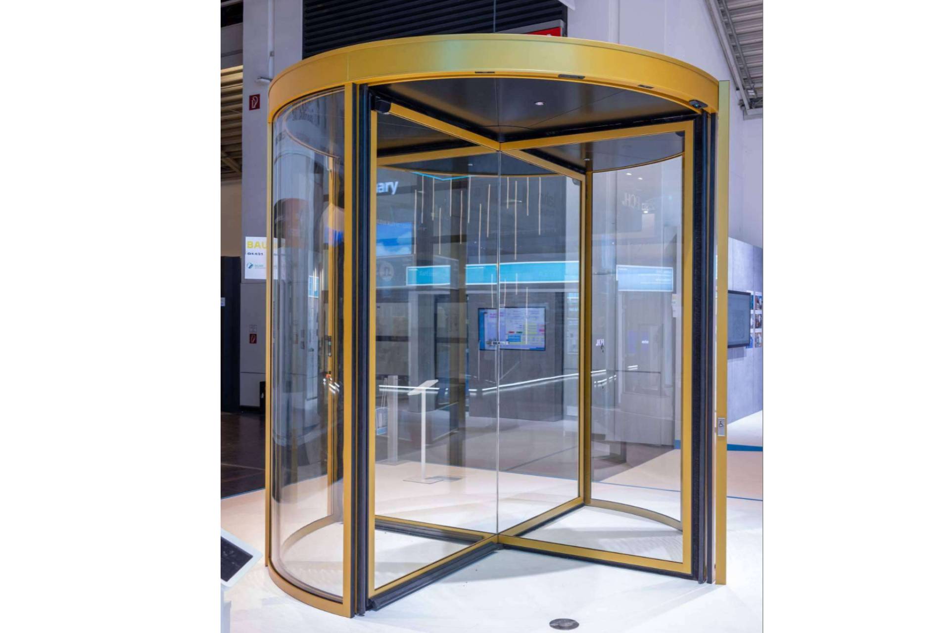 ASSA ABLOY refuerza la eficiencia y seguridad con su nueva gama de puertas giratorias automáticas