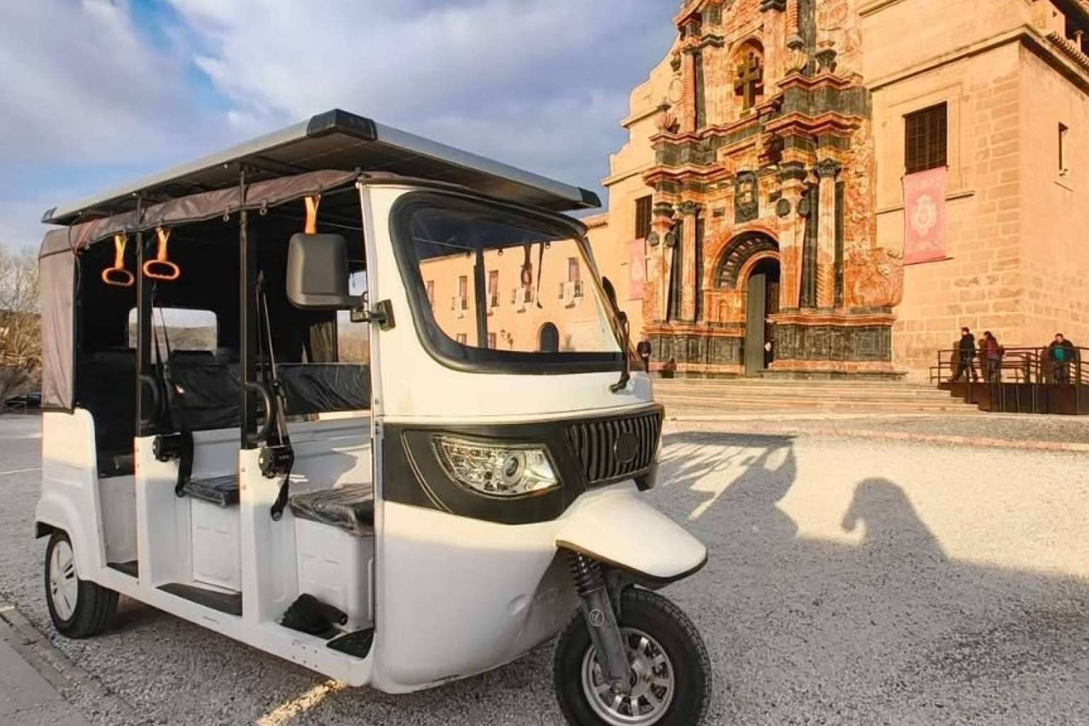Soluciones sostenibles de e-Motocar para impulsar la movilidad eléctrica urbana en toda España