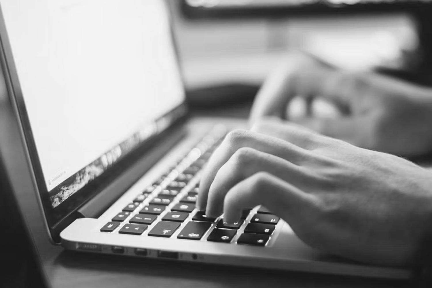 Redactores de contenidos profesionales, Social Media Pymes crea contenido estratégico para marcas