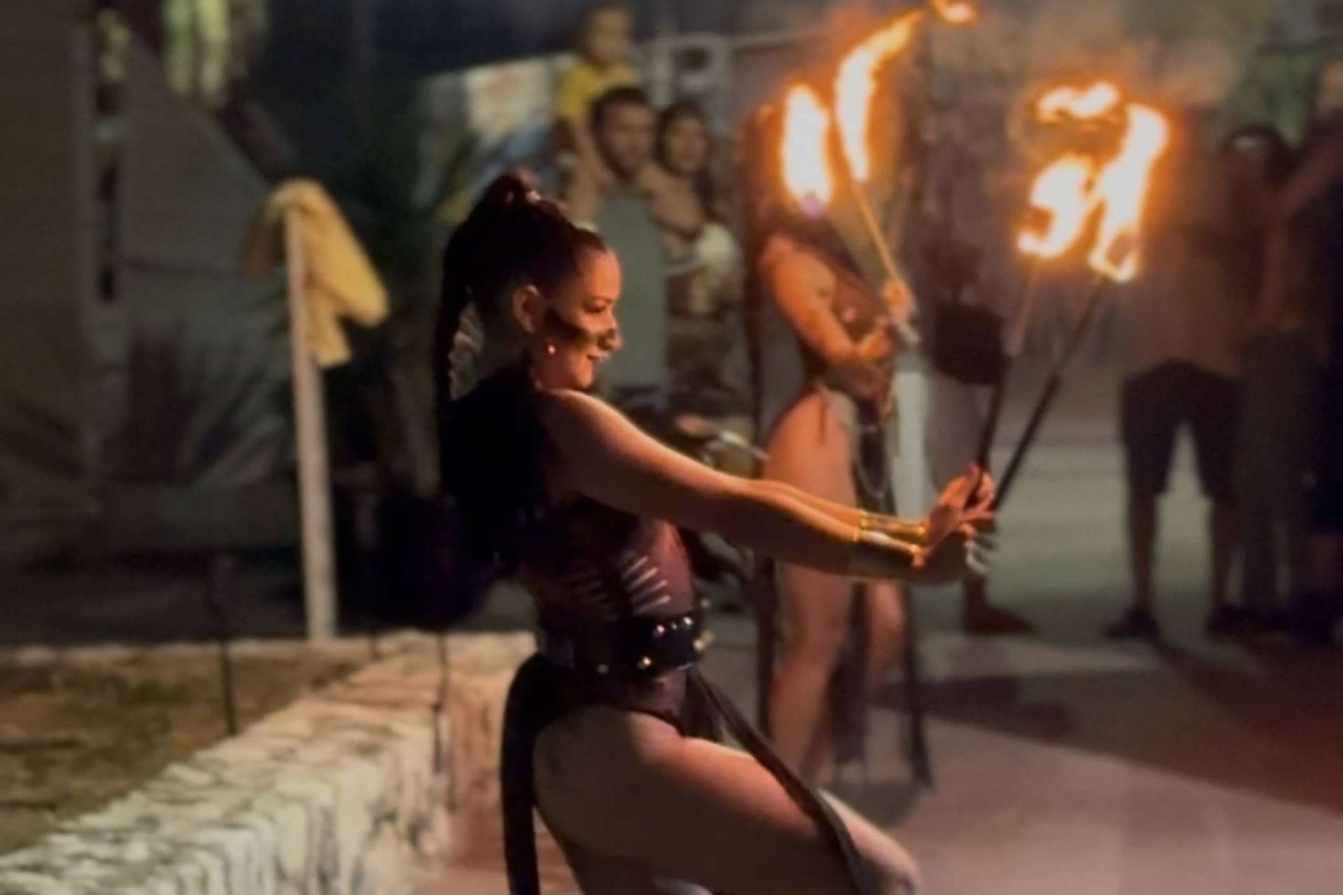 El restaurante Casaamigos Playa inaugura sus noches de fuego y sal en Pedregalejo