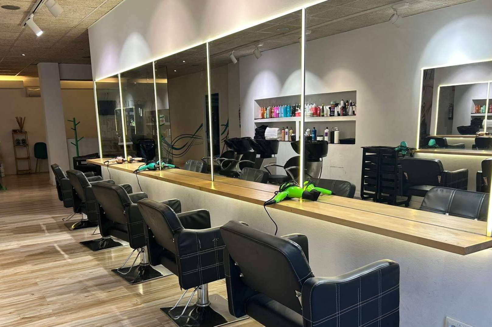 La atención personalizada, eje del modelo de peluquería que Optimmum Estilistes desarrolla en Terrassa