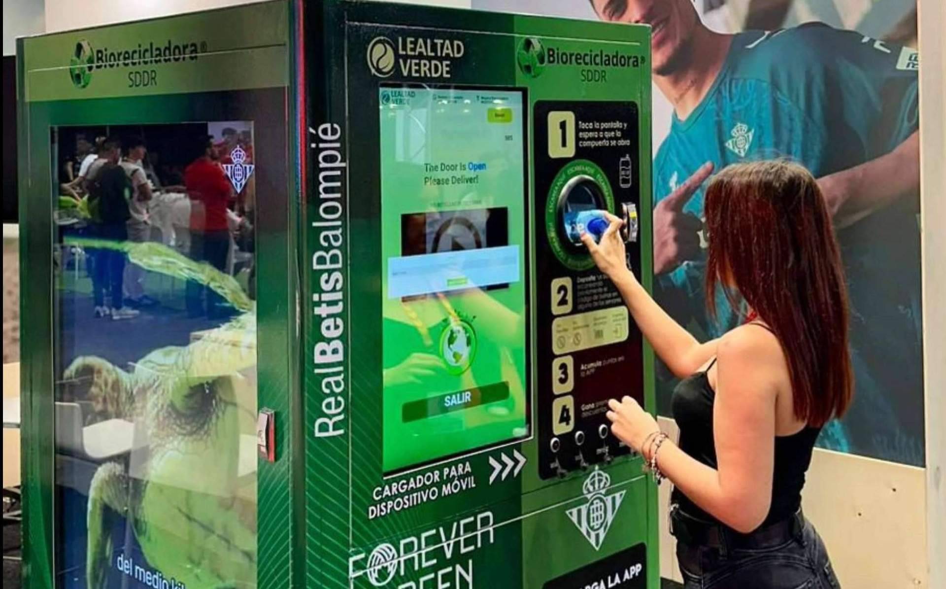 Lealtad Verde impulsa la economía circular con la instalación de máquinas biorecicladoras SDDR