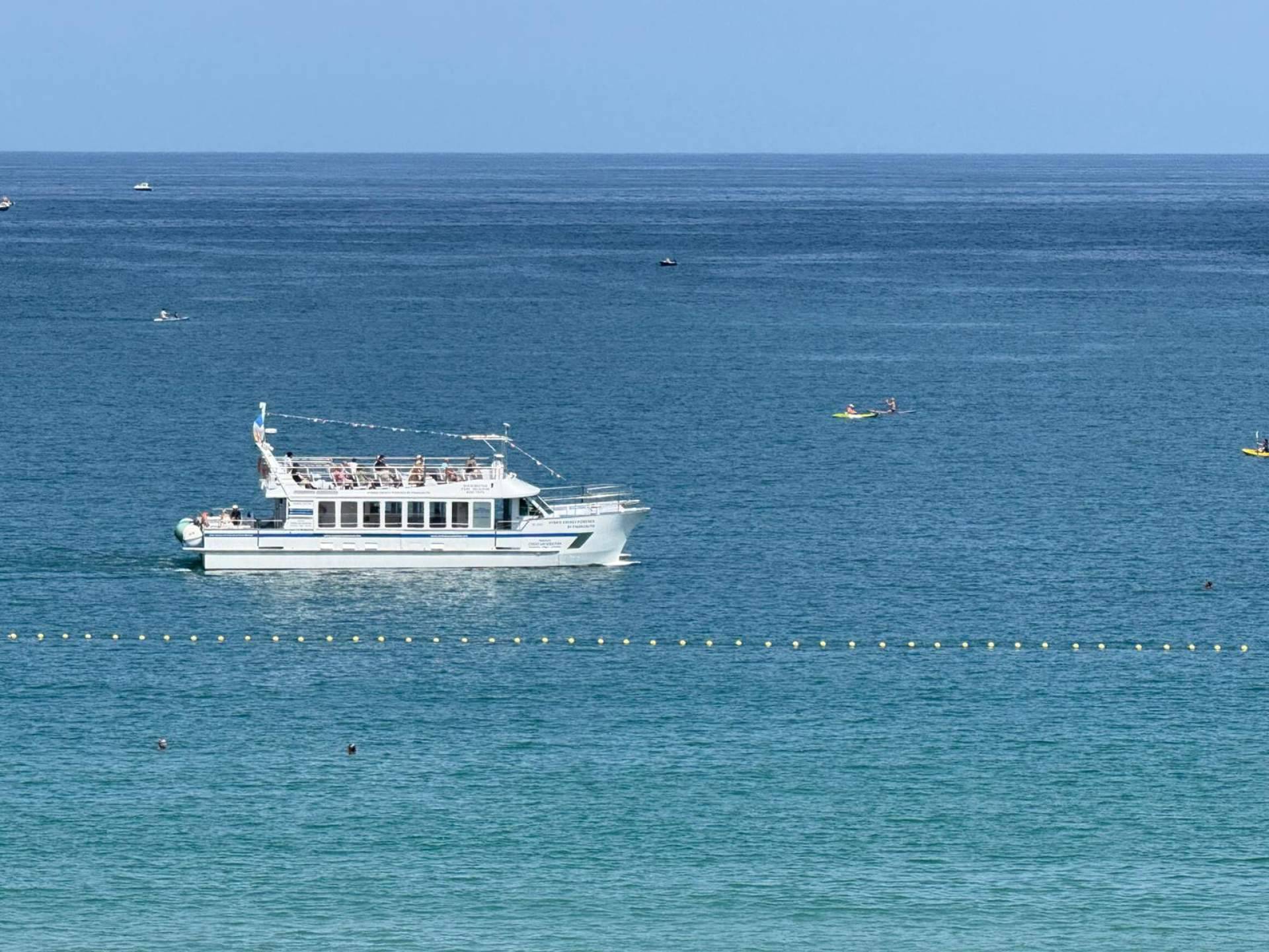 La experiencia marítima más limpia; navegación real 0 emisiones en el Catamarán Finanzauto Ciudad San Sebastián