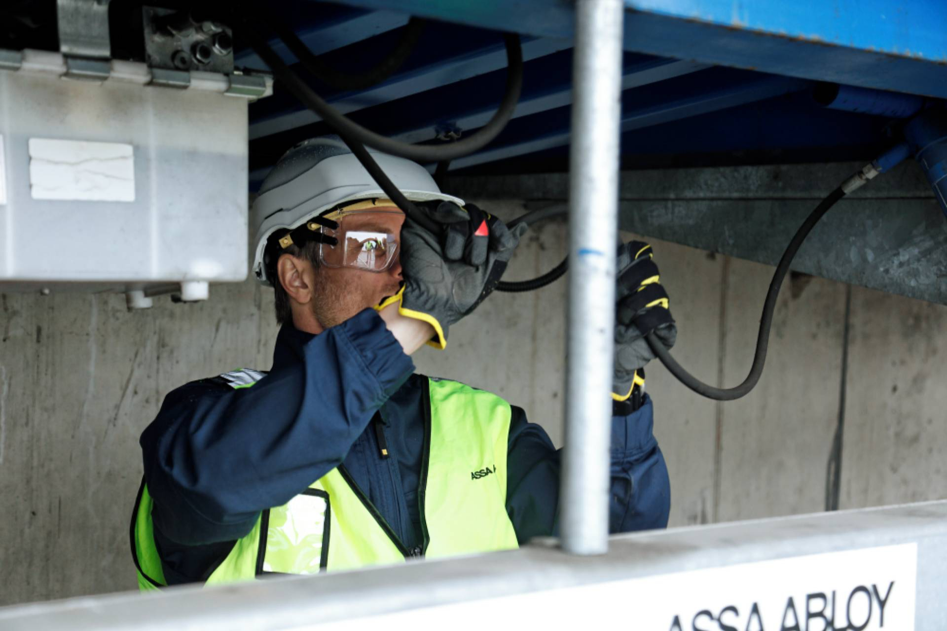 Mantenimiento especializado de puertas industriales y muelles de carga, la propuesta de ASSA ABLOY