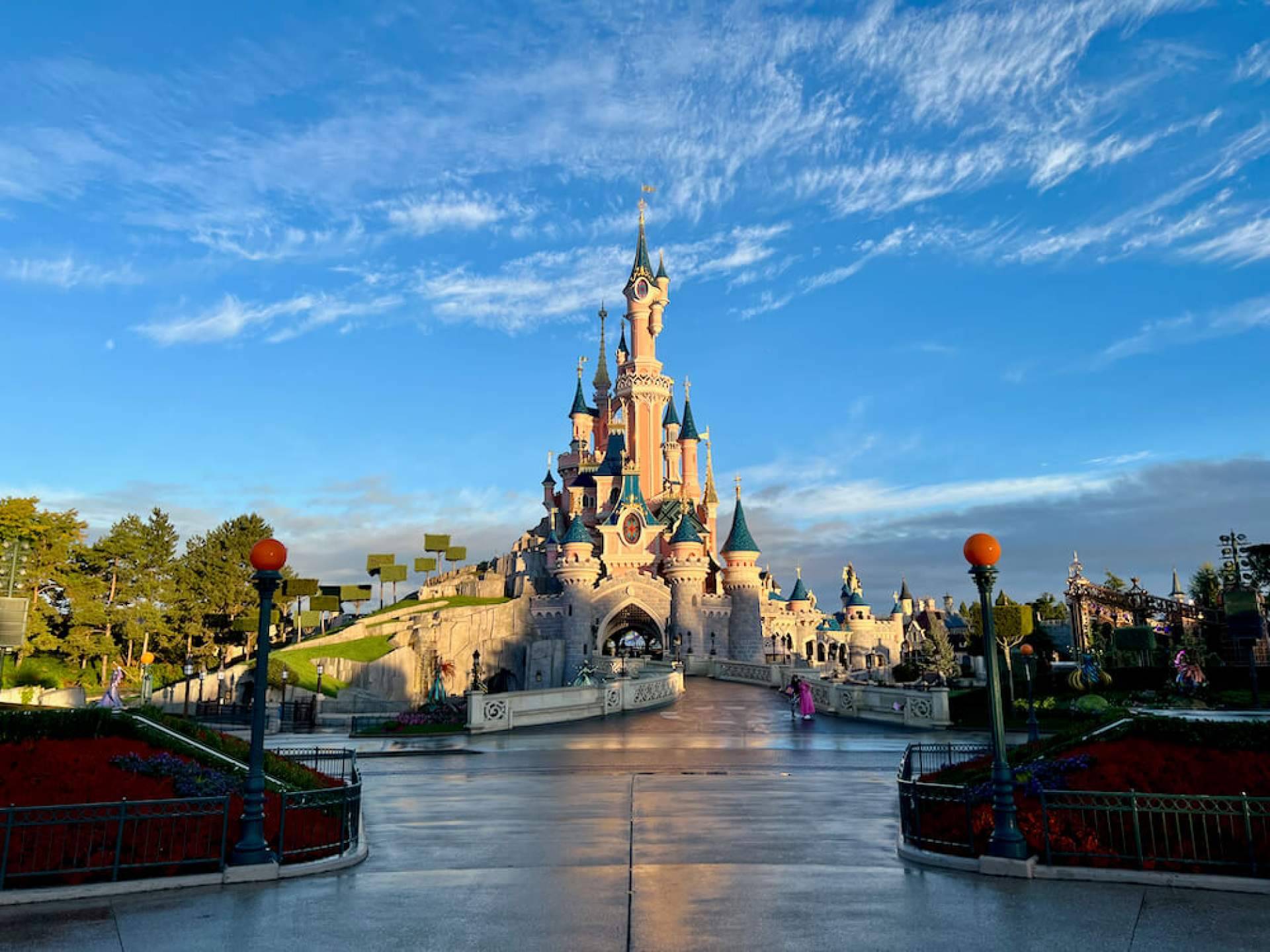 Cómo aprovechar el tiempo en Disneyland Paris, por ParqueTemático.net