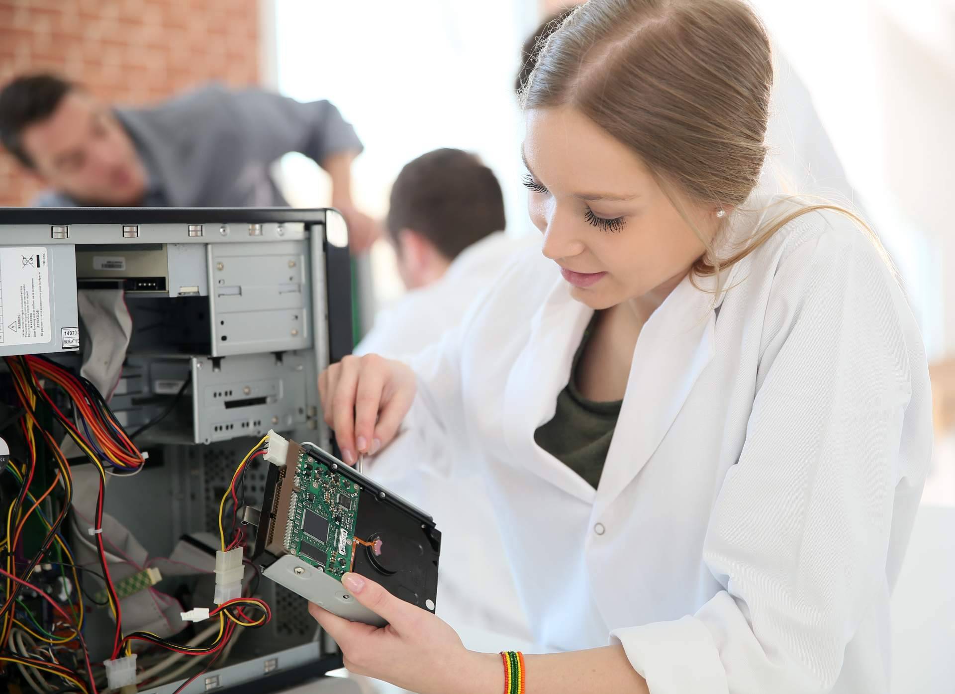 UNISEB amplía su oferta académica con cuatro nuevos másteres en ingeniería informática