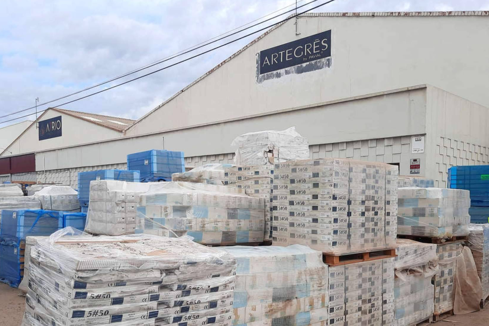 Artegres se consolida como referente en azulejos cerámicos outlet con más de 100 000 m² de stock disponible en Onda (Castellón)