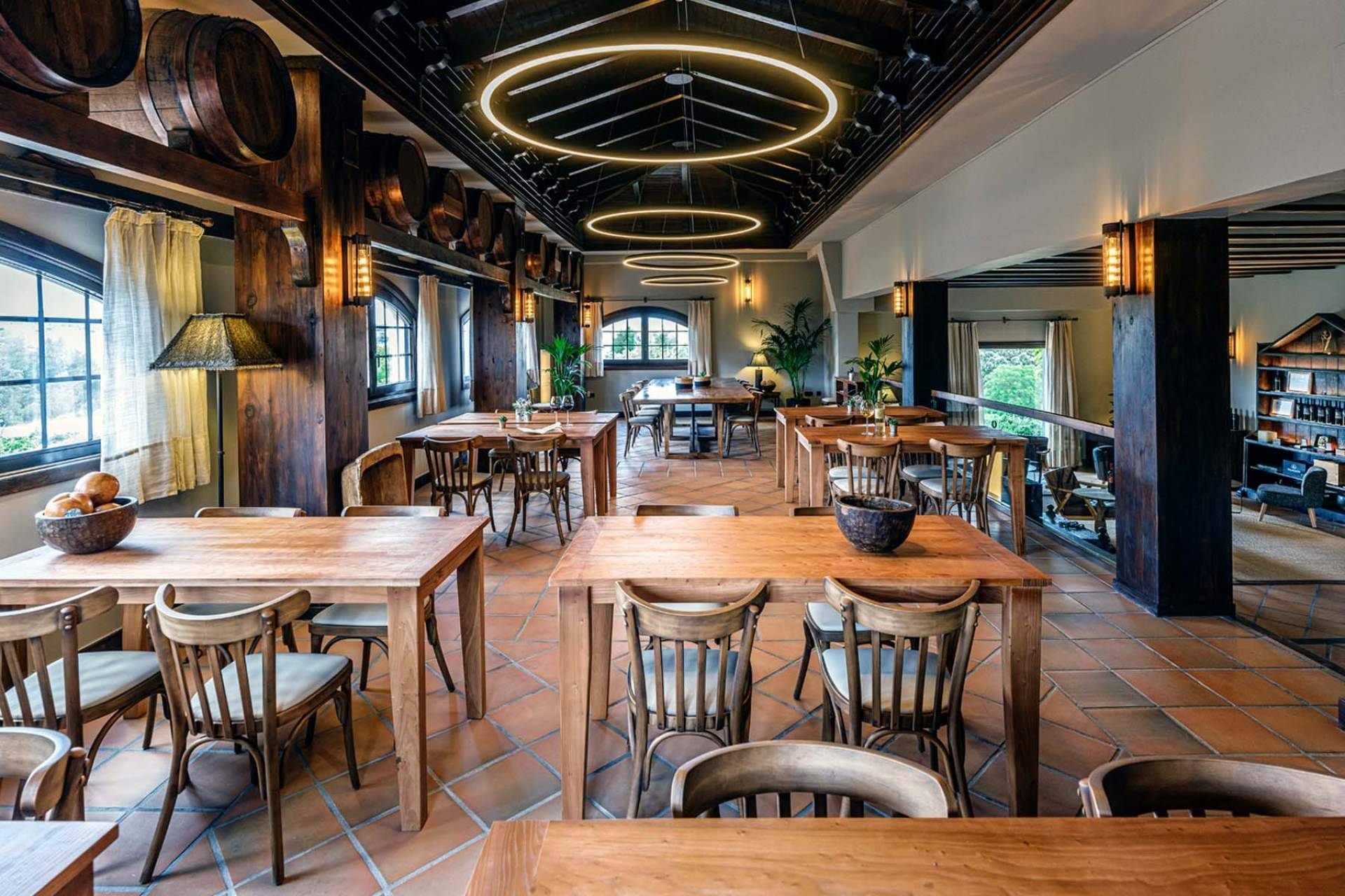 INDAStudio transforma restaurantes, bodegas y espacios comerciales en Barcelona con interiorismo estratégico
