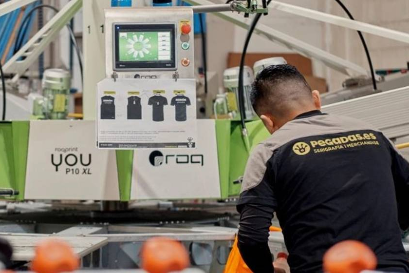 Pegadas amplía su oferta de serigrafía personalizada en A Coruña con tecnología de impresión digital avanzada