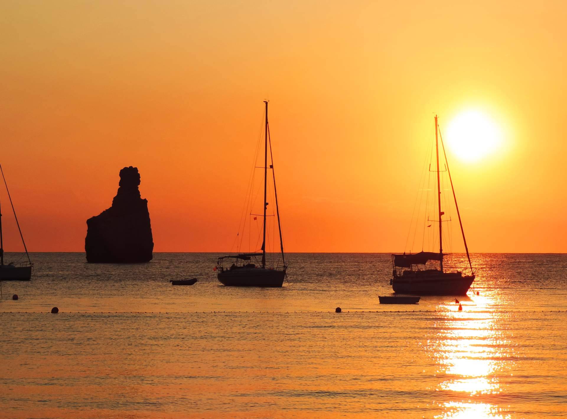 Alquiler de barcos en Formentera; la alternativa perfecta para disfrutar del Mediterráneo en otoño