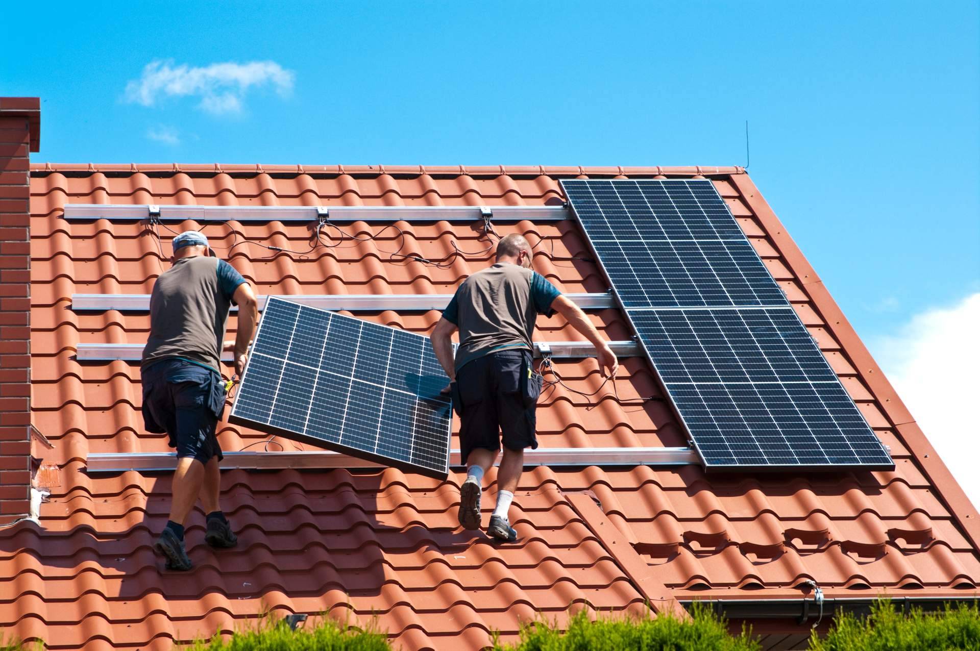 El auge de las placas solares en Sevilla impulsa la transición energética del sector fotovoltaico