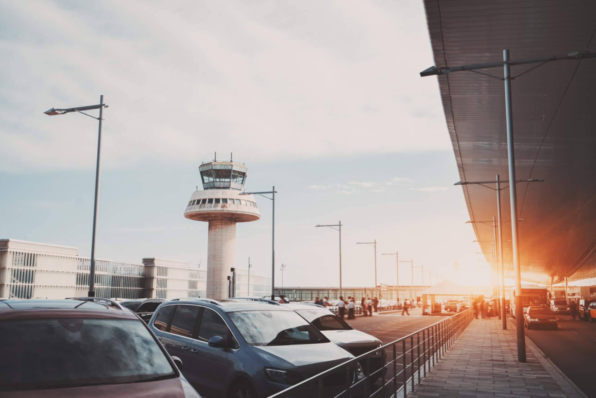 Aparcalo, el servicio de parking cercano y seguro en el aeropuerto de Alicante