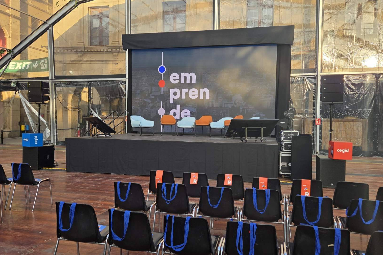 Alquiler profesional de equipos audiovisuales para eventos corporativos con ASB Audiovisuals