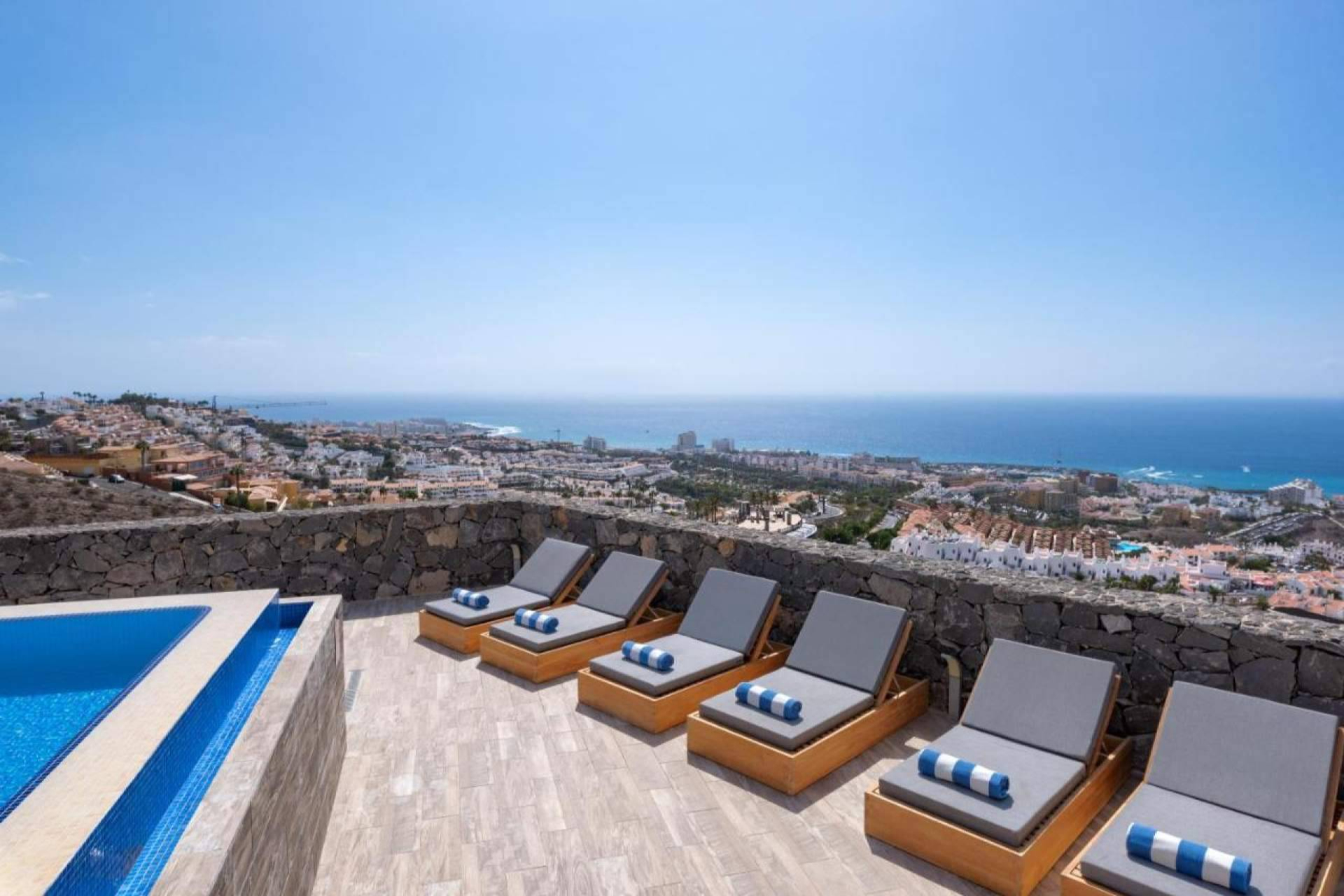 Villas Tenerife refuerza su oferta de villas en Tenerife con alquiler de coche incluido y ventajas en excursiones