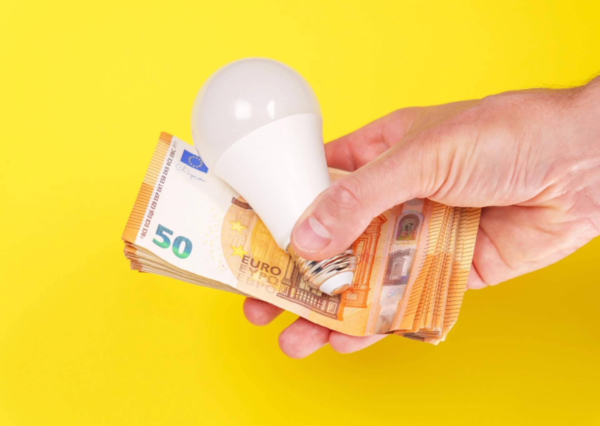 Febrero bate su récord histórico de abaratamiento en el precio mayorista de la luz; 16,4 euros/MWh