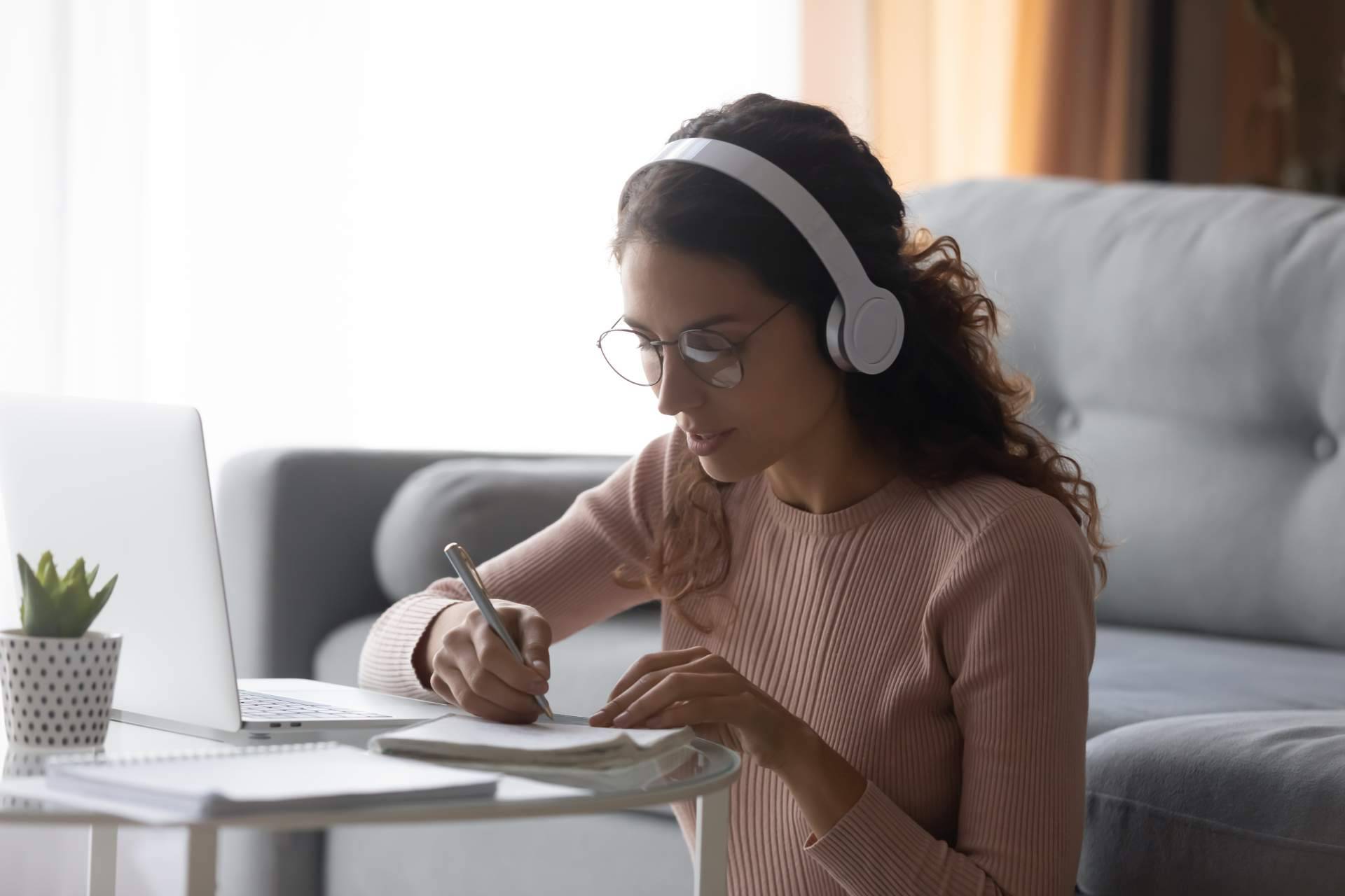 Aprender alemán hoy, cómo elegir entre un curso online y uno presencial