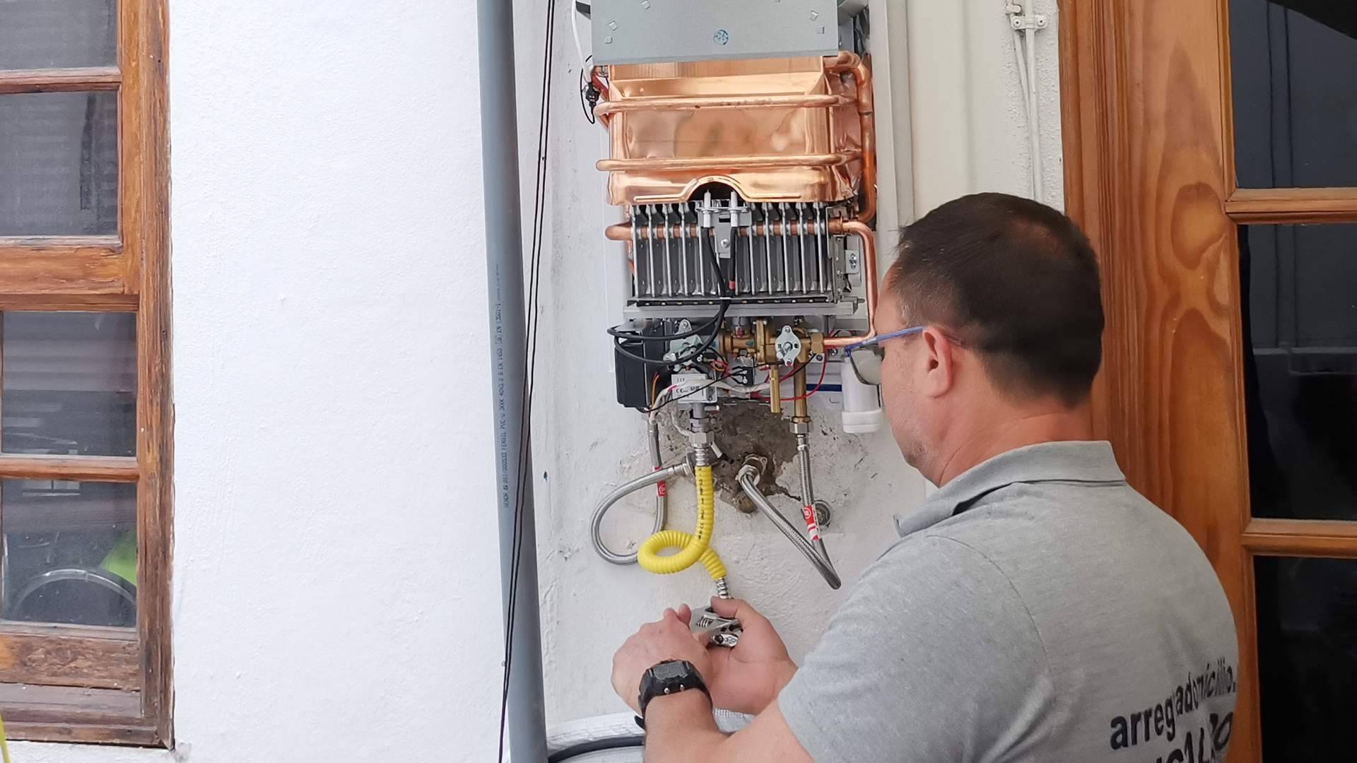 Arreglo a Domicilio refuerza la reparación de calentadores de gas en Tenerife con técnicos a domicilio