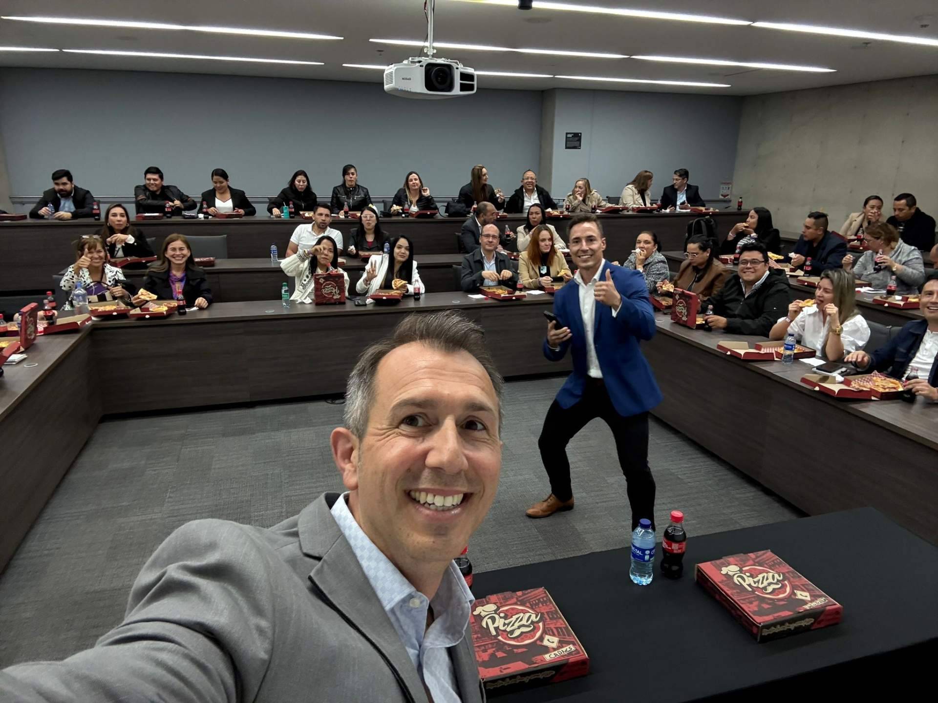 Alfonso y Christian impulsan la productividad comercial con formación en ventas orientada a resultados