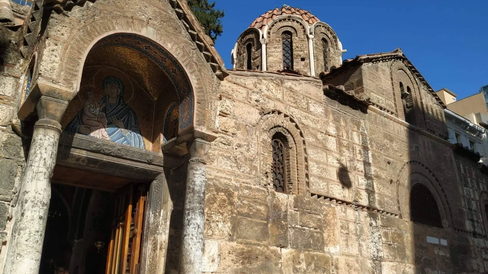 La otra cara de Atenas; cuatro lugares para descubrir sus mitos más allá de la Acrópolis